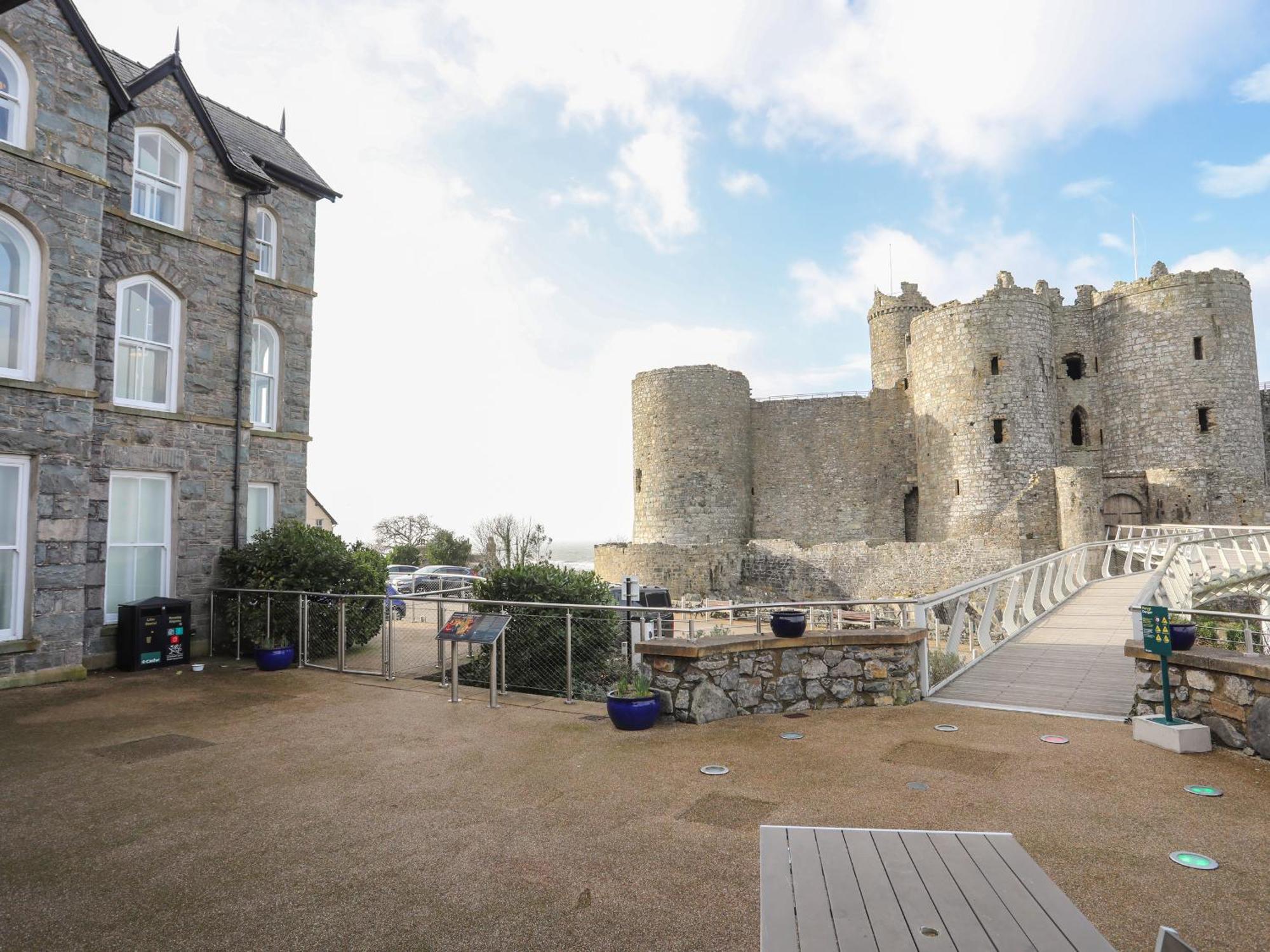 Harlech Apartments - Matholwch Buitenkant foto